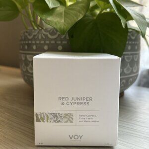 NEW VOY Fragrance Red Juniper Cypress Candle Woodsy Mountains Cedar Masculine